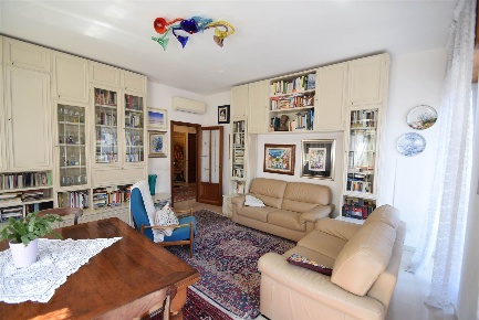 Foto Appartamento a Piacenza Via Taverna - Ospedale di 194 m² con 5 locali