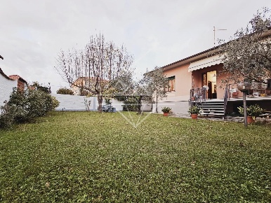 Foto Appartamento a Massa in affitto