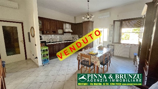 Foto Villa a schiera a Oristano di 198 m² con 5 locali in vendita