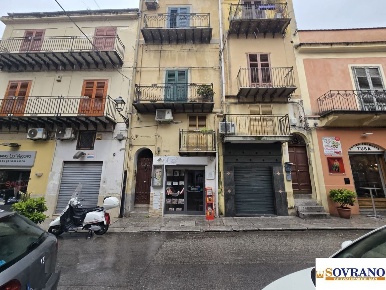 Foto Appartamento a Monreale Centro di 130 m² con 3 locali in vendita
