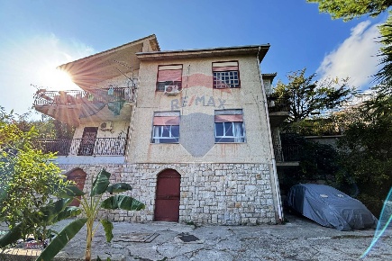 Foto Appartamento in via Walter Tobagi, Monreale Santa Rosalia di 141 m²