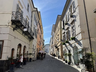 Foto Appartamento in Corso Mazzini, Spoleto Centro Storico di 185 m²