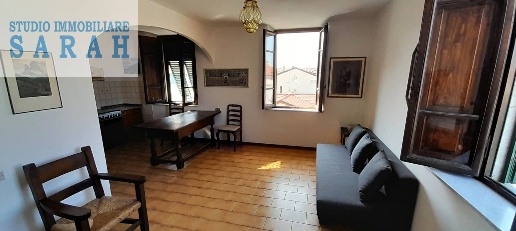 Foto Appartamento in Via Vespucci, Viareggio Centro di 100 m² con 4 locali