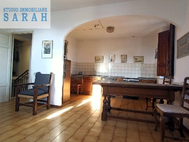Foto Appartamento in Via Vespucci, Viareggio Centro di 100 m² con 4 locali
