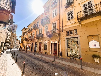 Foto Appartamento in Via Carlo Alberto  3, Chieri Centro Storico di 162 m²