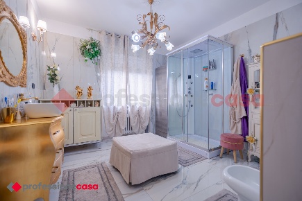 Foto Appartamento in AVIS, Pinerolo Collina di 88 m² con 3 locali