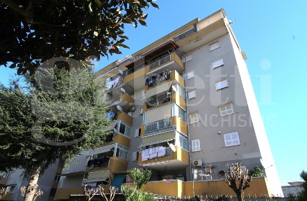 Foto Appartamento in Via Enrico De Nicola 3, Melito di Napoli di 114 m²