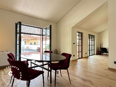 Foto Appartamento in Via San Luigi, Chieri Centro Storico di 208 m²