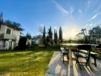 Foto Appartamento a Firenze Rovezzano di 130 m² con 6 locali in vendita