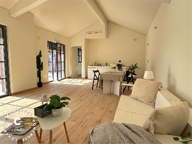 Foto Appartamento in Vicolo Albussano 3, Chieri Centro Storico di 157 m²