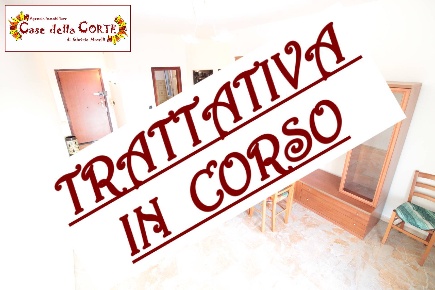 Foto Appartamento in Via Ugo Bassi, Cento Cento Paese di 80 m² con 4 locali