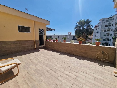 Foto Appartamento in Via Stella 34, Napoli Sanità di 125 m² con 5 locali