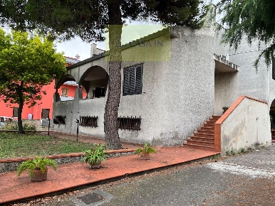 Foto Villa unifamiliare in Verrotti, Montesilvano Santa Filomena di 650 m²