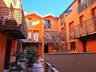 Foto Appartamento in Via Aspromonte, Lecco Centro di 70 m² con 3 locali
