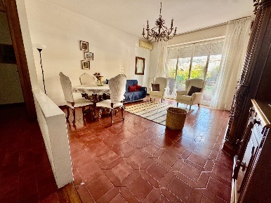 Foto Appartamento a Massa Centro di 100 m² con 4 locali in vendita