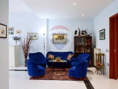 Foto Villa singola in via Ferrarecce, Caserta Lincoln di 350 m² in vendita