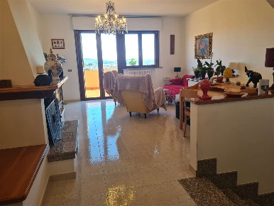 Foto Villa a schiera a Ancona di 180 m² con 4 locali in vendita