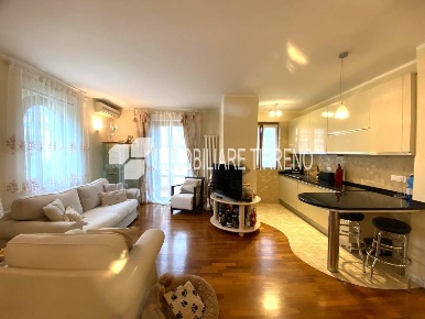 Foto Appartamento a Massa Marina di Massa Centro di 130 m² con 4 locali