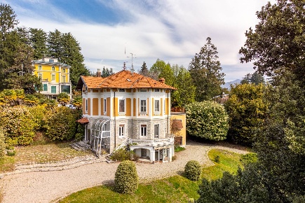 Foto Villa in via Benvenuto Cellini, Varese in vendita