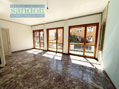 Foto Appartamento in via Bazzi, Vercelli Centro di 120 m² con 3 locali