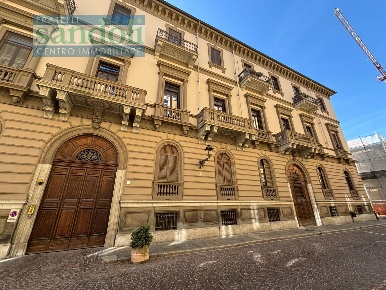 Foto Appartamento in Via San Cristoforo, Vercelli Centro di 160 m²
