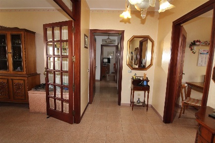 Foto Appartamento in VIA VITTORIO I, Augusta Centro di 110 m² con 5 locali