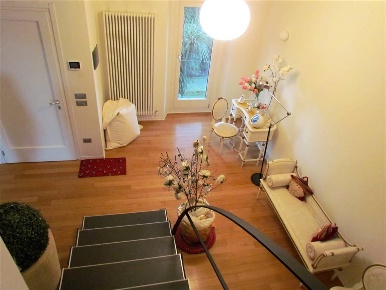 Foto Villa unifamiliare a Osimo di 500 m² con 10 locali in vendita