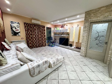 Foto Appartamento in via Torricelli, Augusta di 130 m² con 4 locali