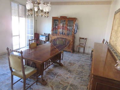 Foto Appartamento in Via Megara, Augusta Centro di 160 m² con 6 locali