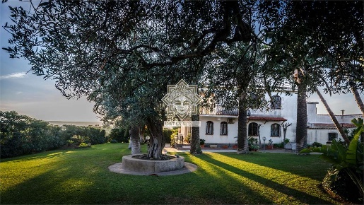 Foto Villa unifamiliare in via brenta, Augusta Centro di 525 m² in vendita