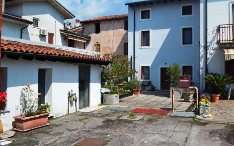 Foto Villa unifamiliare in Localtà Le Chè, Villafranca di Verona di 348 m²