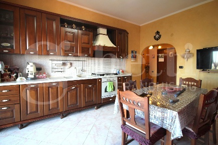 Foto Appartamento in Via Cavalieri V. Veneto 4, Arzano di 71 m² in vendita