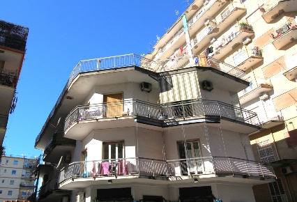 Foto Appartamento in Via Napoli 75, Arzano di 107 m² con 3 locali