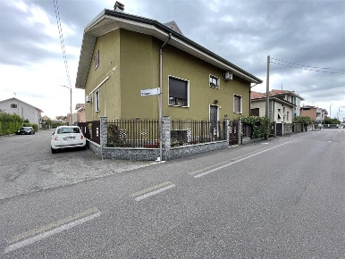 Foto Appartamento in Via Virgilio, Limbiate in vendita