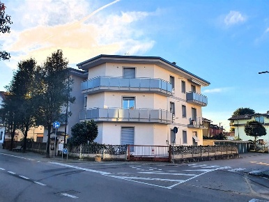 Foto Appartamento in Via Trieste, Limbiate in vendita