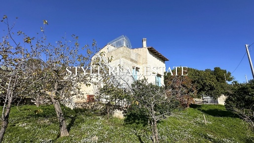 Foto Villa unifamiliare in CONTRADA CUGNI, Siracusa di 82 m² con 6 locali