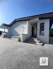 Foto Villa unifamiliare a Anzio Stazione Lavinio di 75 m² con 6 locali