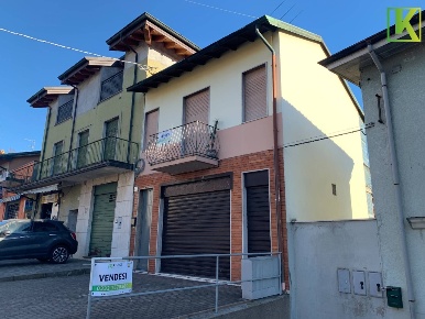 Foto Appartamento in Via Dalmazia 64, Varese di 145 m² con 2 locali