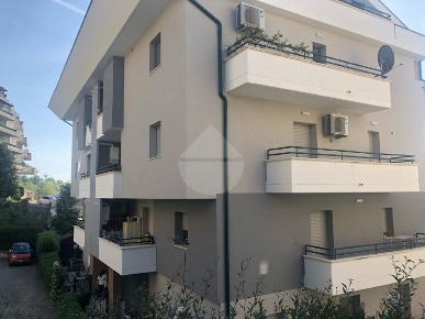 Foto Appartamento in Via Flavialni, Teramo in vendita