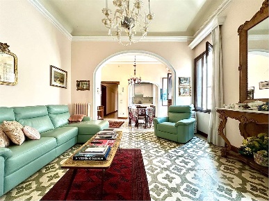 Foto Appartamento in Campo Santo Stefano, Venezia San Marco di 99 m²