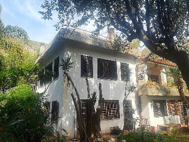 Foto Appartamento in Via Pm. 149 75, Palermo Partanna di 199 m² in vendita