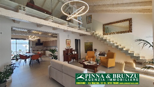 Foto Villa unifamiliare a Oristano Torre Grande di 230 m² con 8 locali