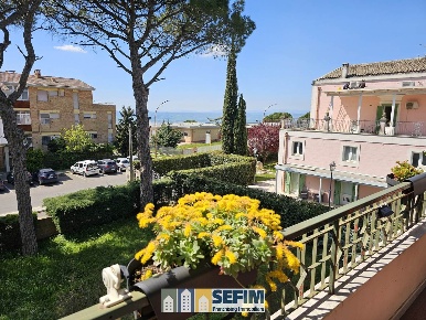 Foto Appartamento in VIA BRANCACCIO, Matera Centro di 250 m² con 6 locali