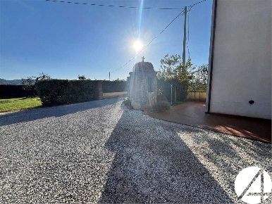 Foto Villa bifamiliare in Via delle Case Vecchie 7, Pistoia Bottegone