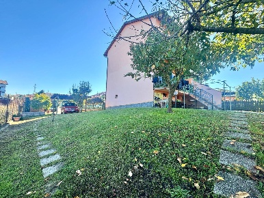 Foto Villa a schiera a Alessandria Casalbagliano di 200 m² con 7 locali