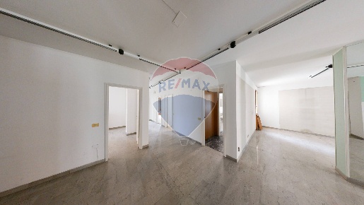 Foto Appartamento in via MARINALI, Bassano del Grappa Centro di 240 m²