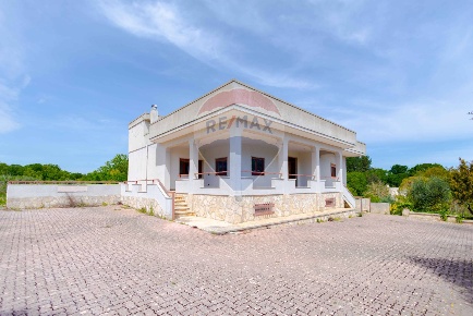 Foto Villa singola in Contrada Serio, Locorotondo di 315 m² con 8 locali