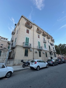 Foto Appartamento in VIA GUICCIARDINI 31, Messina di 92 m² con 3 locali