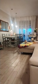 Foto Appartamento a Carrara Marina di Carrara di 140 m² con 5 locali