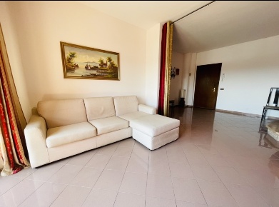 Foto Appartamento in VIA FUSCO, Modena di 130 m² con 4 locali in vendita